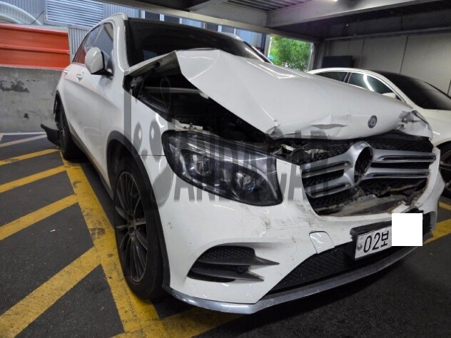 2017 Mercedes-Benz GLC250 d 4Matic, photograph 3