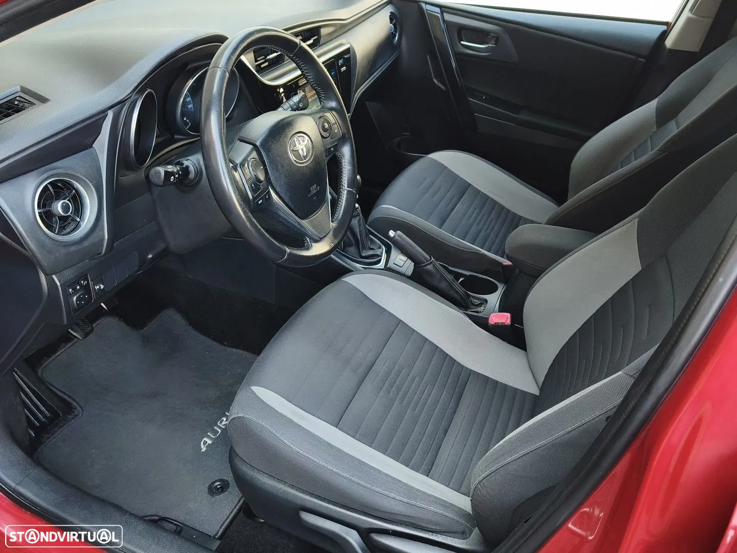 2015 Toyota Auris 1.2T Exclusive, photograph 5