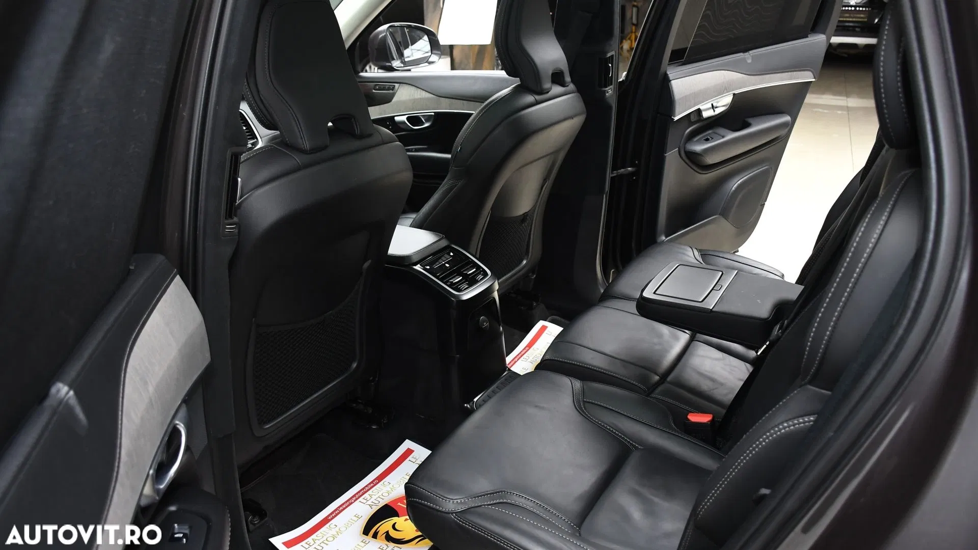 2023 Volvo XC 90 T8 AWD Recharge Ultimate Dark, photograph 11