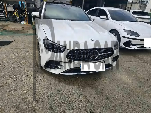 2021 Mercedes-Benz E350 4MATIC, photograph 4