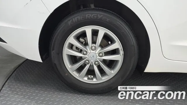 2019 Hyundai AVANTE 1.6, photograph 12