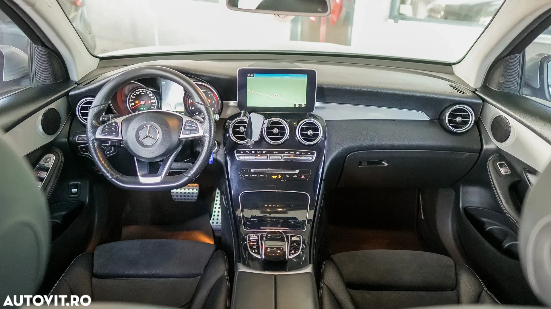 2018 Mercedes-Benz GLC 250 d 4MATIC 9G-TRONIC, photograph 9
