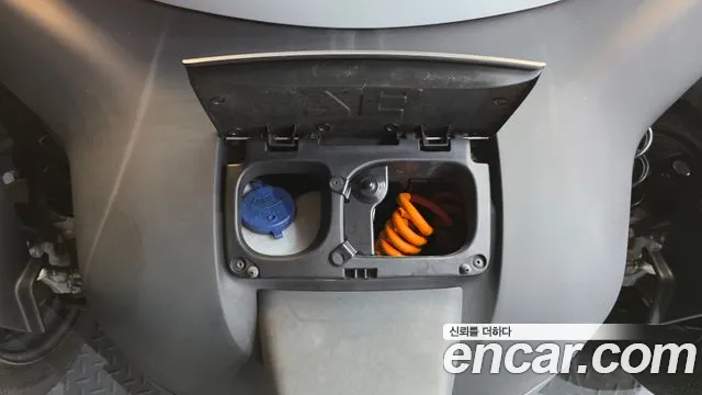 2020 Renault-KoreaSamsung Twizy Life(2-Seater), photograph 1