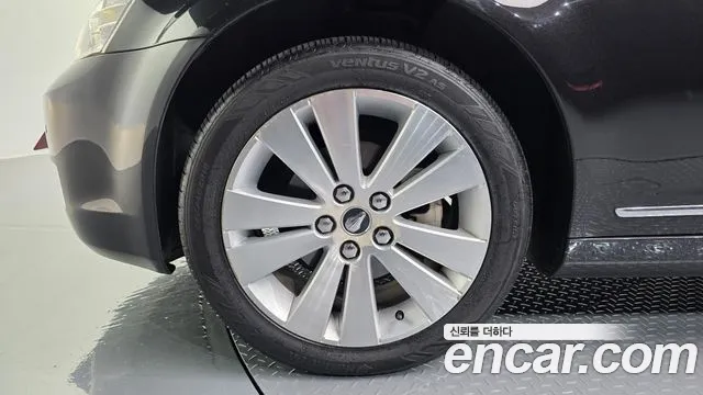 ChevroletGMDaewoo VERITAS Luxury — photo 1 of 20