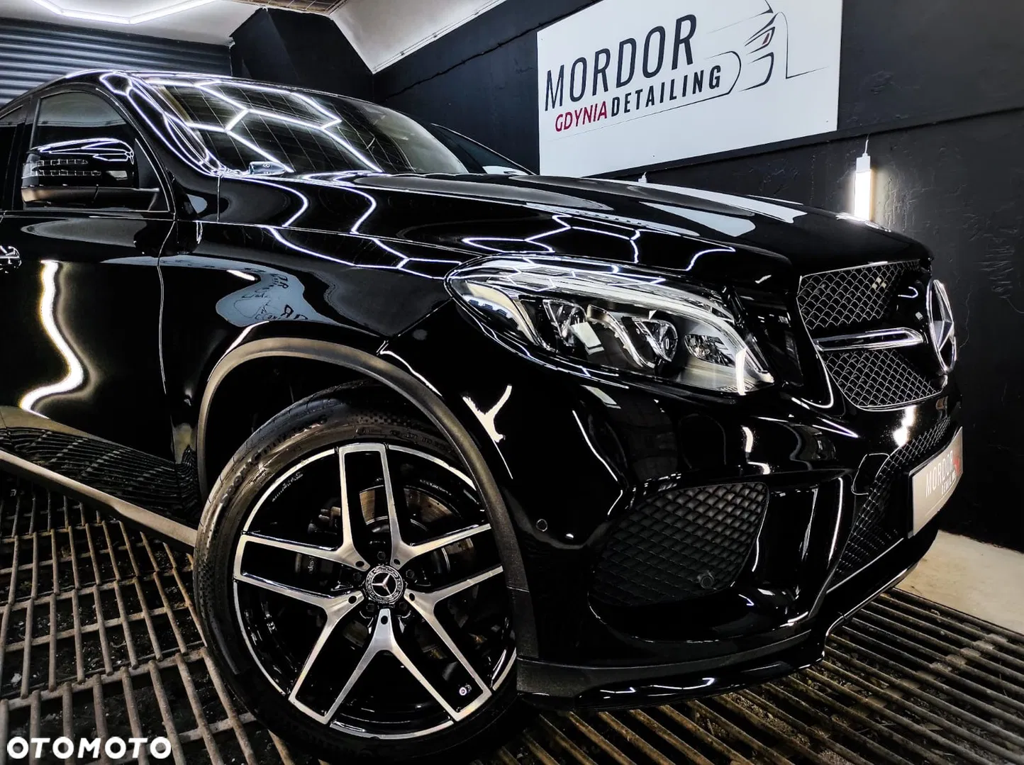2017 Mercedes-Benz GLE, photograph 3