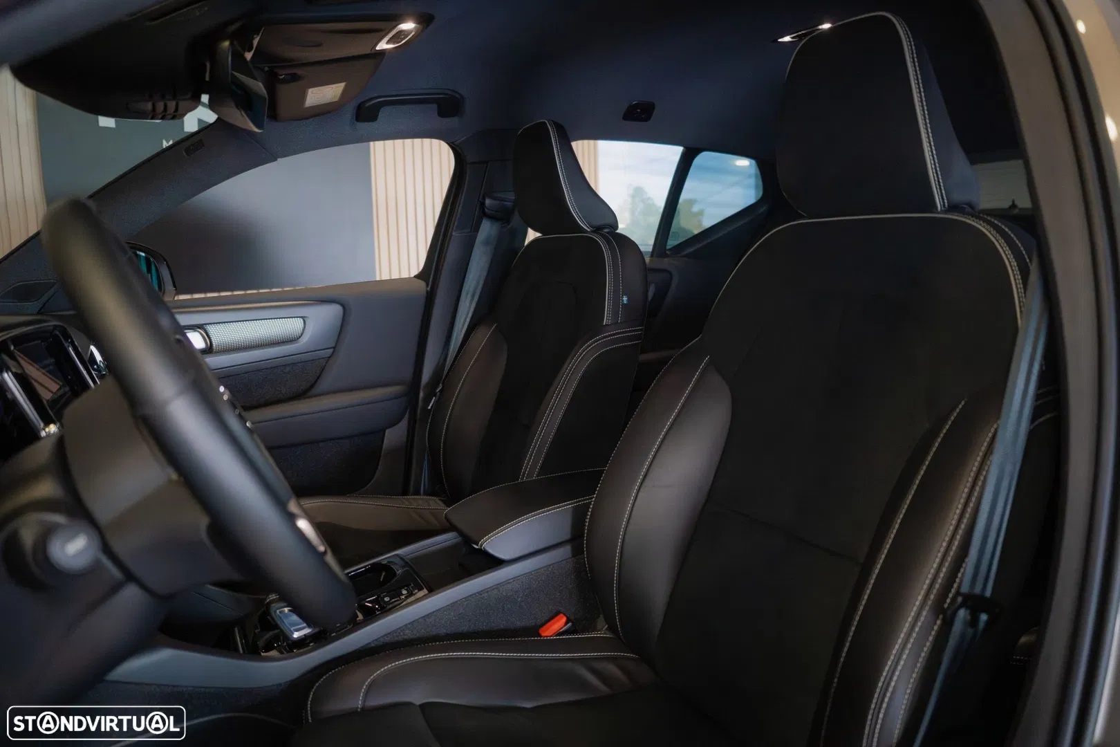 2022 Volvo XC 40 1.5 T4 PHEV R-Design, photograph 4