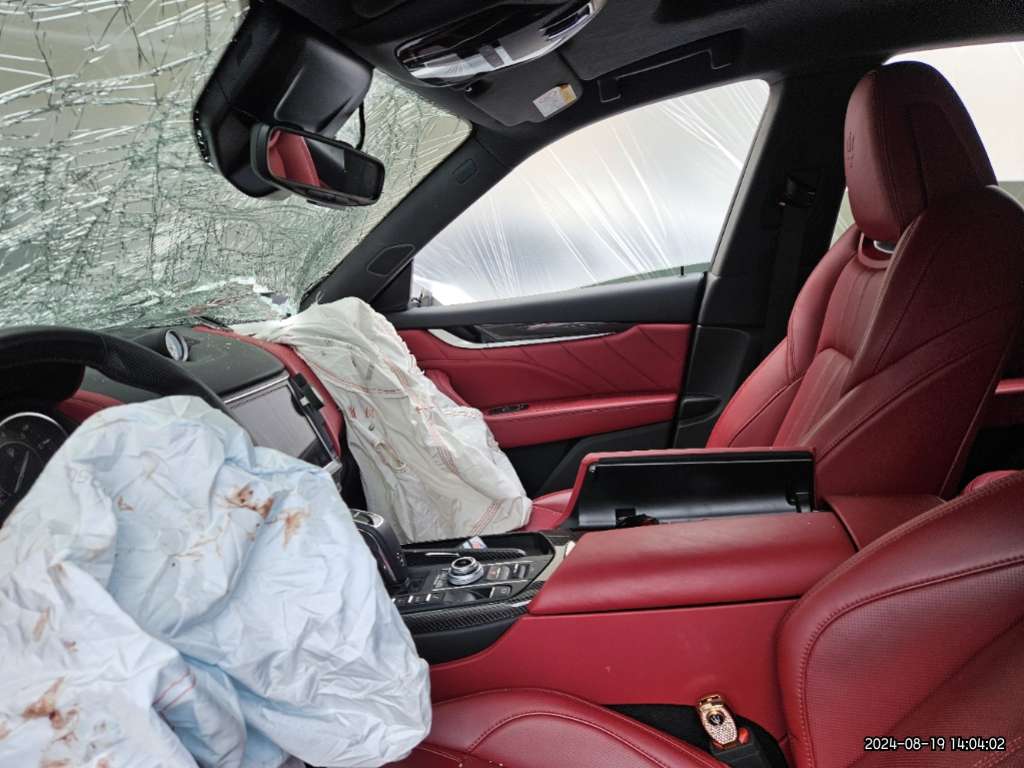 2021 Maserati Levante, photograph 2
