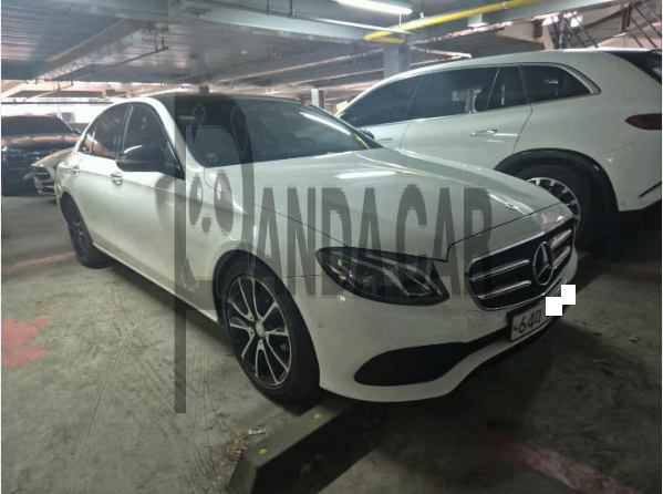 2017 Mercedes-Benz E220 d, photograph 3