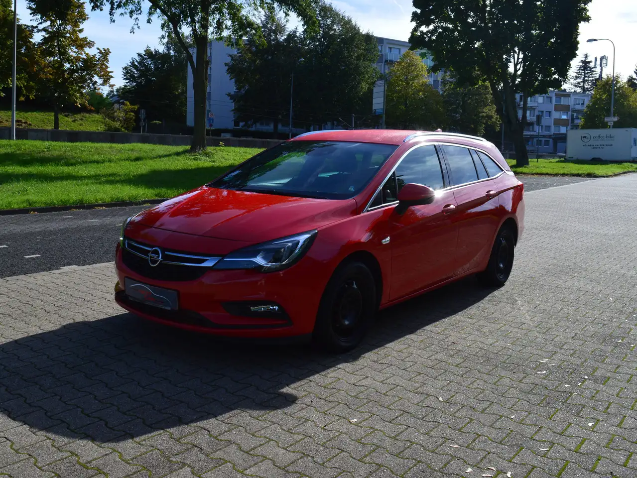 2016 Opel Astra Innovation Start/Stop, photograph 1