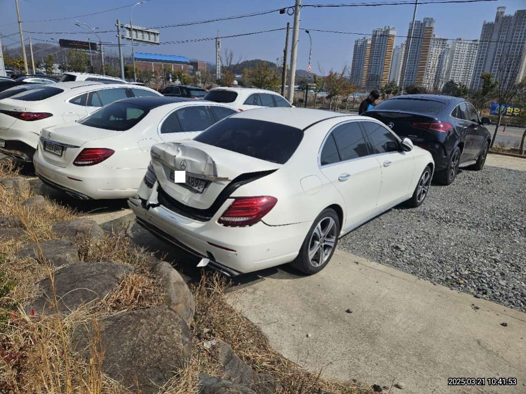 2019 Mercedes-Benz E220 d, photograph 5