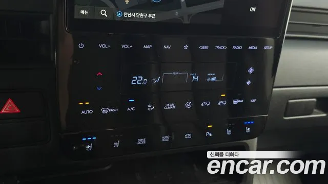 2021 Hyundai Staria Tourer 11-Seater, photograph 1