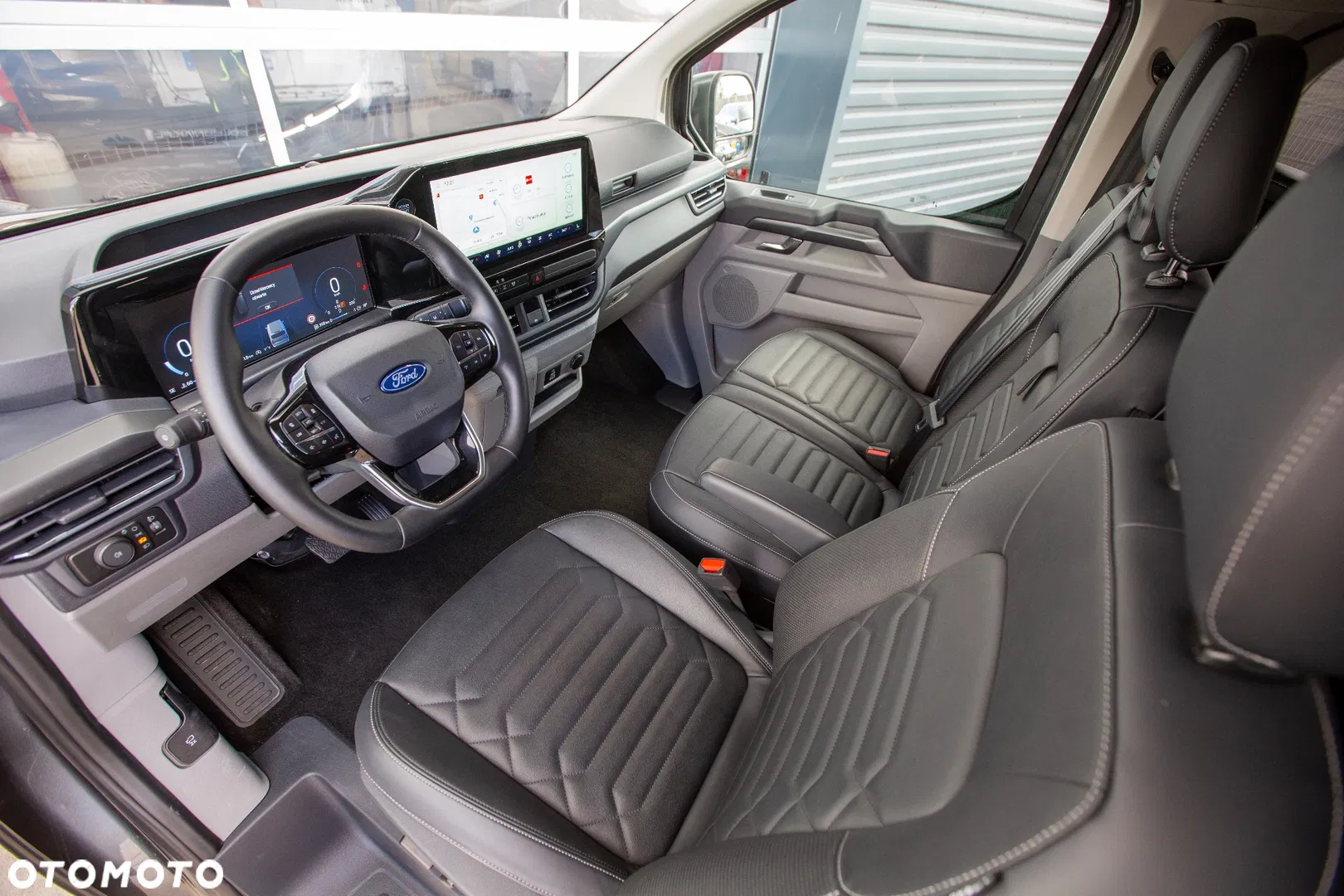 2025 Ford Tourneo Custom, photograph 12