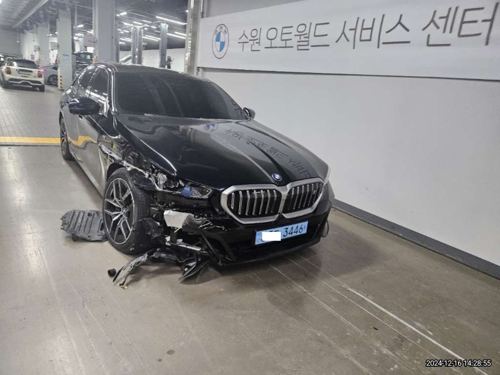 2024 BMW i5 eDrive40, photograph 4