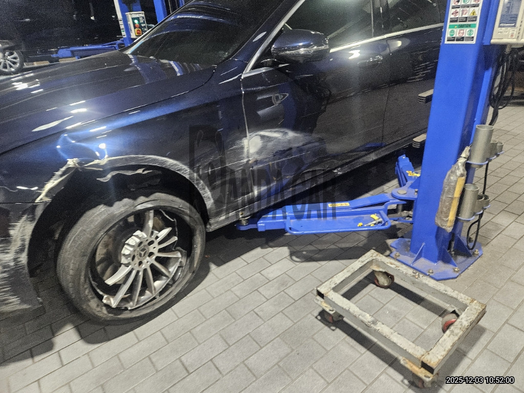 2022 Mercedes-Benz E350 4MATIC, photograph 5