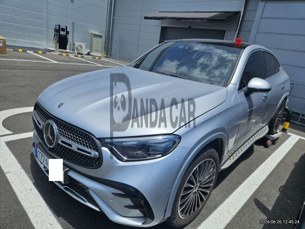 2024 Mercedes-Benz GLC 300 4MATIC Coupe, photograph 4
