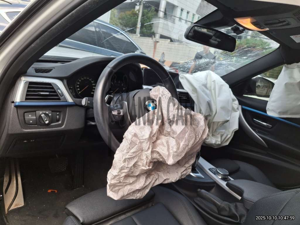 2018 BMW 320i, photograph 3