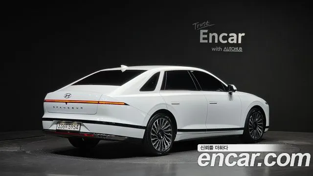 Hyundai Grandeur 2,5 Gasoline 2WD — photo 1 of 33
