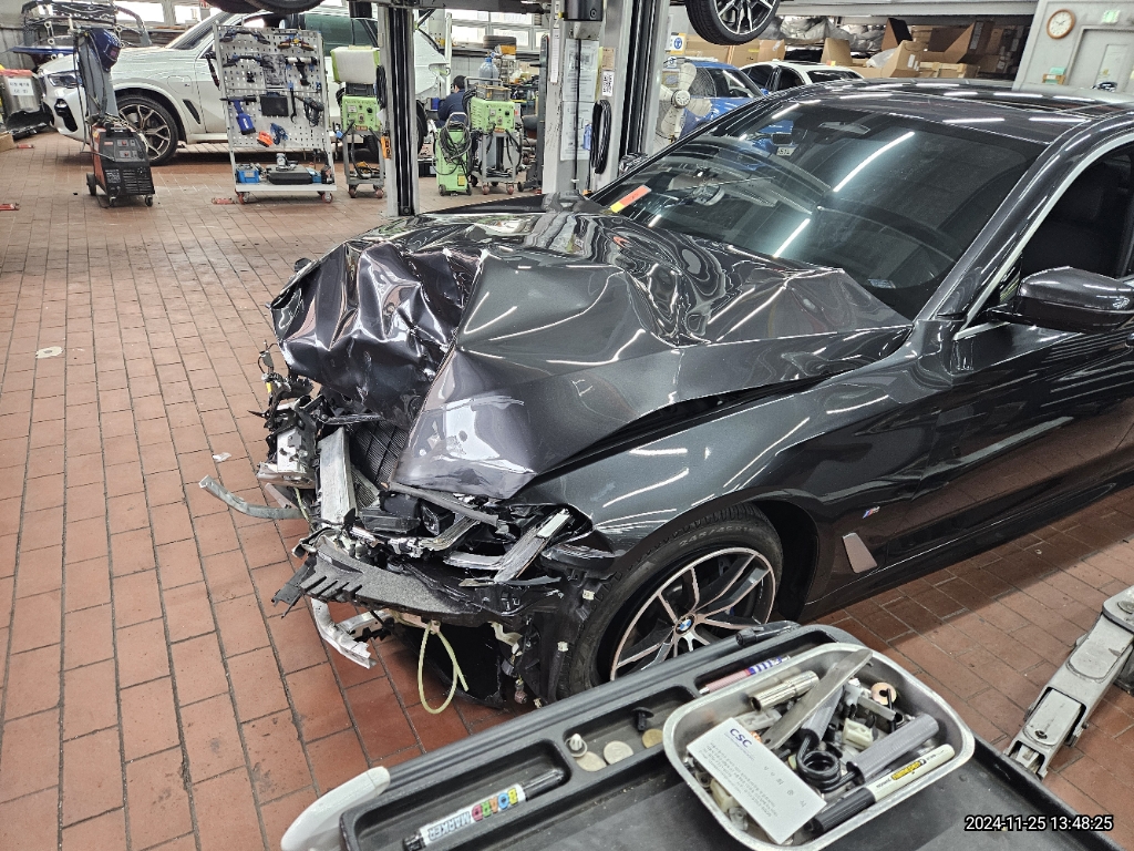 2023 BMW 520i, photograph 2
