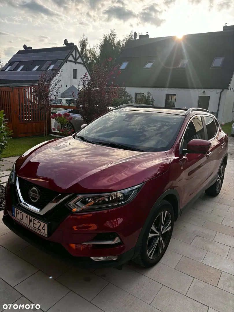 Nissan Qashqai — photo 1 of 20