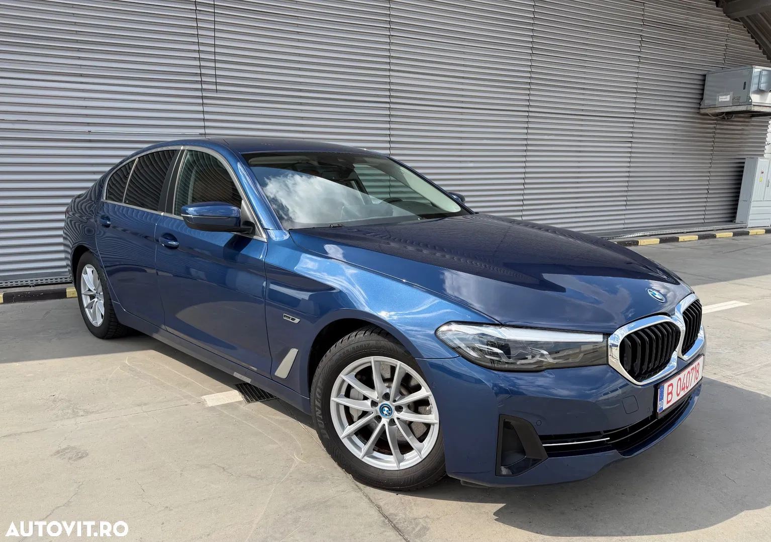 2022 BMW Seria 5 520e AT PHEV, photograph 3