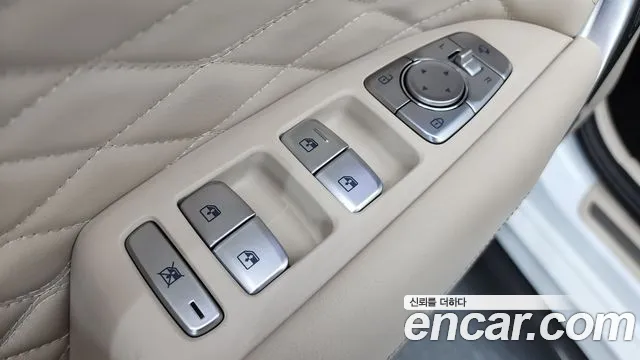 2019 Genesis G70 3.3T Sport AWD, photograph 2
