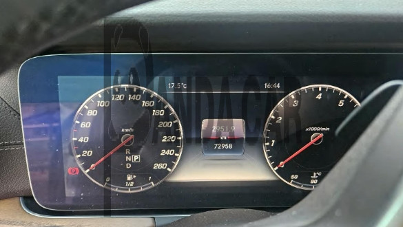 2020 Mercedes-Benz E 300 4MATIC, photograph 9