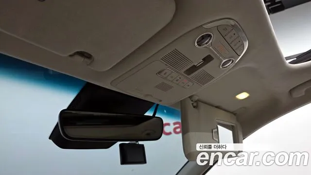 Hyundai Grandeur 2.5 — photo 1 of 20