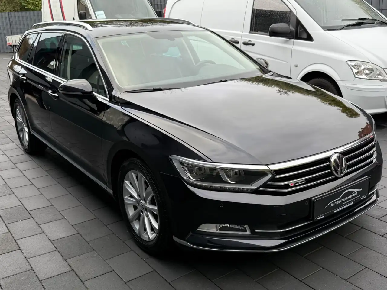 2015 Volkswagen Passat Variant Highline 4Motion DSG NAVI AHK, photograph 2