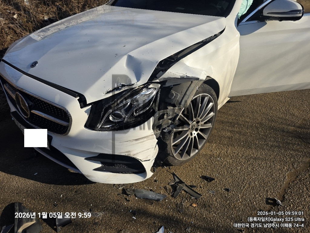 2019 Mercedes-Benz E350 4Matic, photograph 2