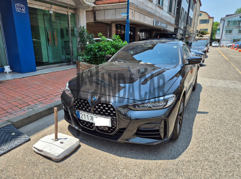 2022 BMW M440i xDrive, photograph 1