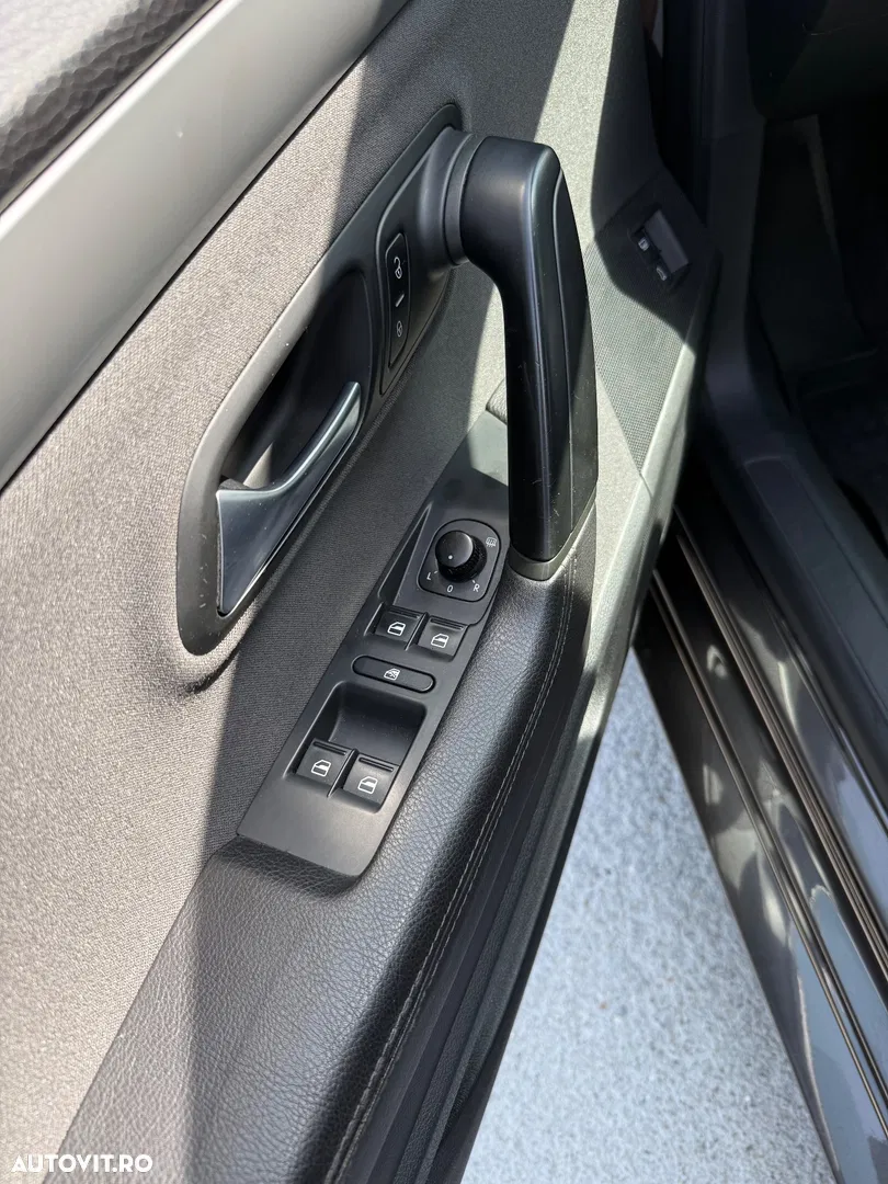 2010 Volkswagen Passat CC, photograph 6