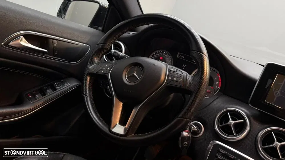 2013 Mercedes-Benz Classe A CDI (BlueEFFICIENCY) Urban, photograph 11