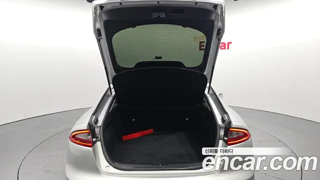 2017 Kia Stinger 2.0 Turbo 2WD, photograph 9