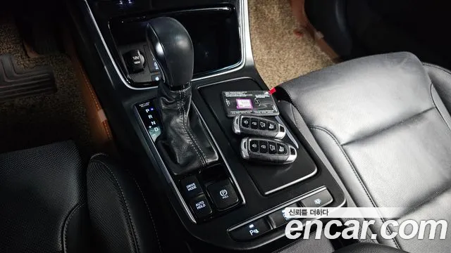 2017 Hyundai Grandeur 3.0 Exclusive, photograph 3