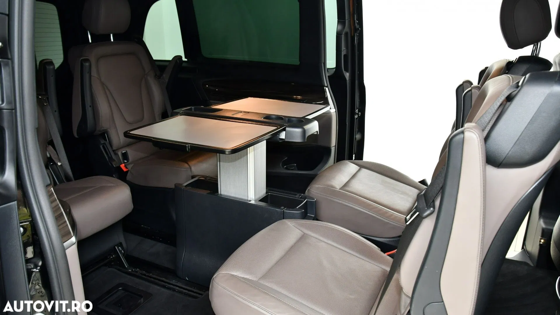 2022 Mercedes-Benz V 250 d Lang 4Matic 9G-TRONIC Exclusive, photograph 11