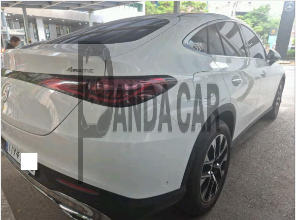 2026 Mercedes-Benz GLC 300 4MATIC Coupe, photograph 4