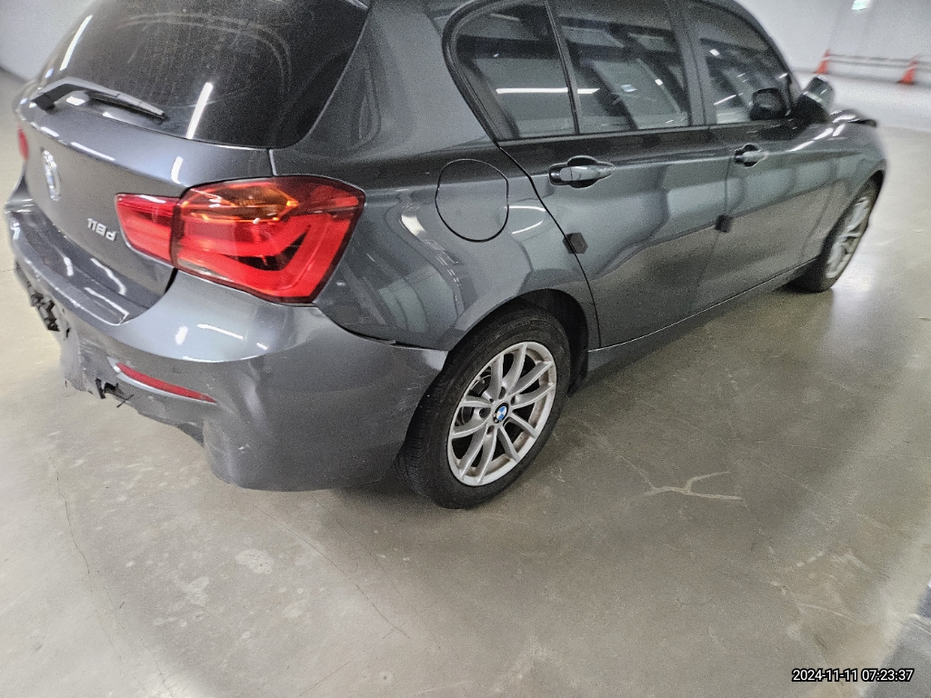 2018 BMW 118d, photograph 5