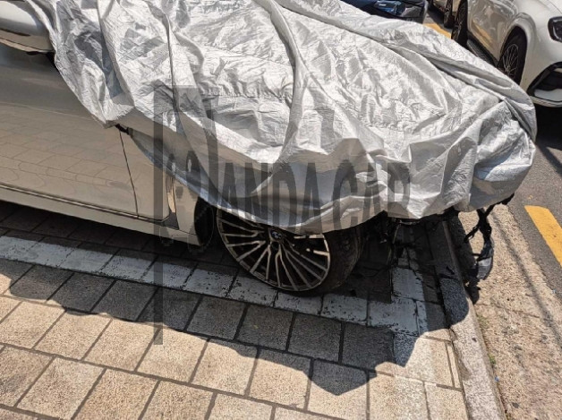 2021 BMW 730d xDrive, photograph 2