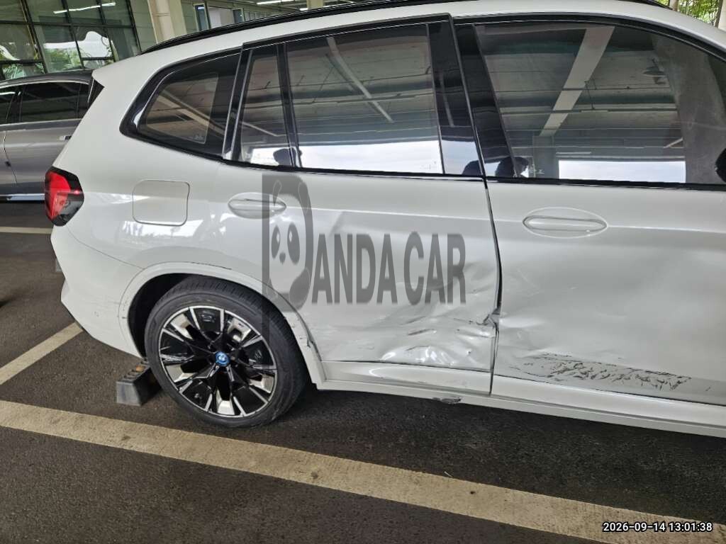 2024 BMW iX3 M Sport, photograph 5