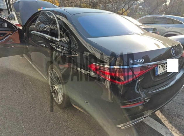 2022 Mercedes-Benz S500 4MATIC, photograph 3