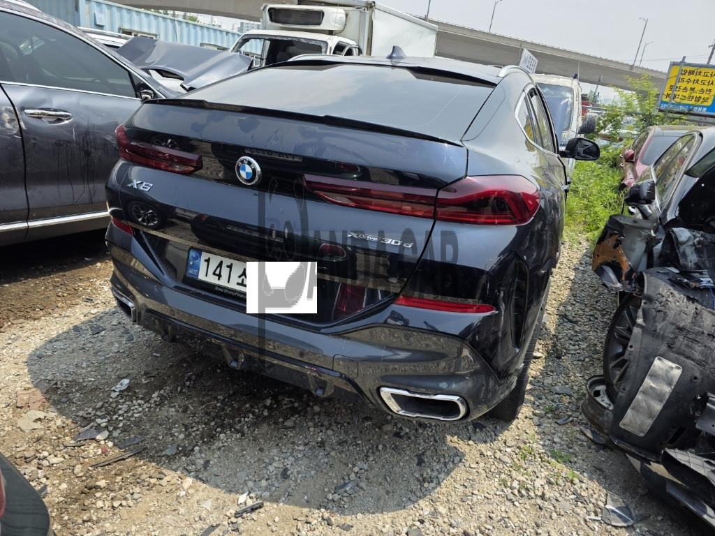 2022 BMW X6 xDrive30d, photograph 1