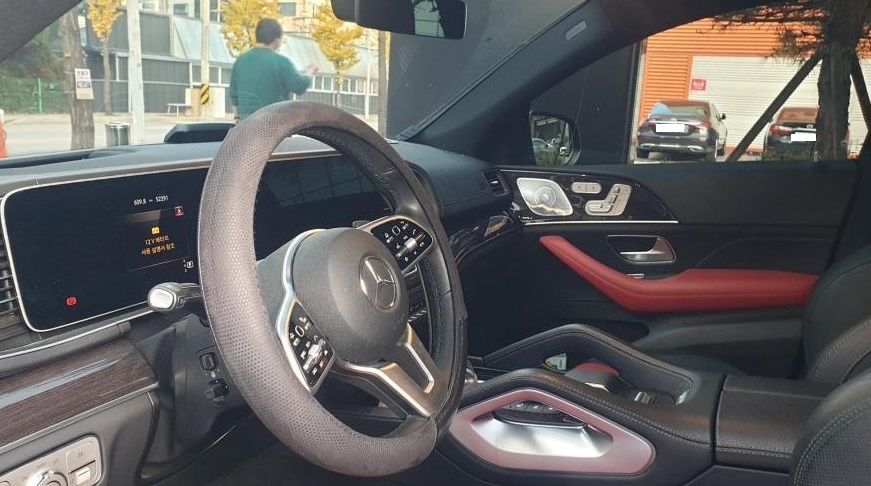 2021 Mercedes-Benz GLE400 d 4MATIC Coupe, photograph 4
