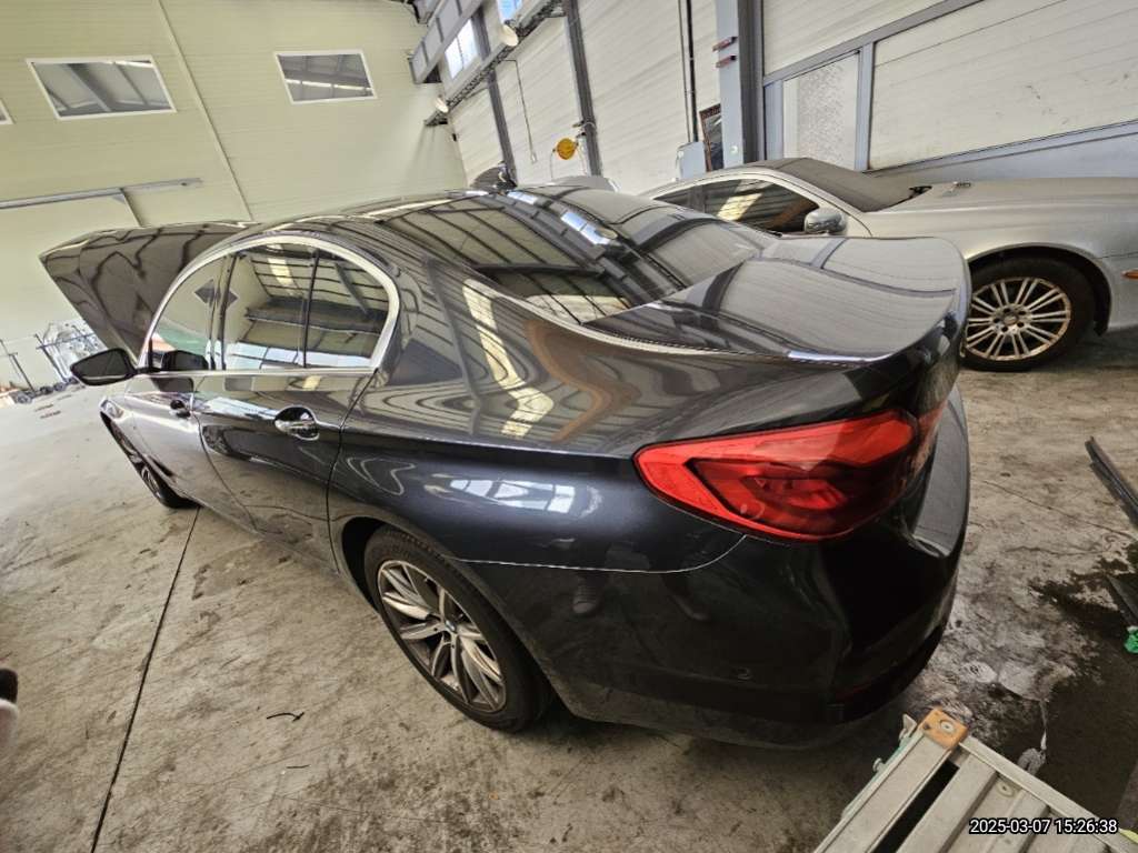 2018 BMW 520i, photograph 5
