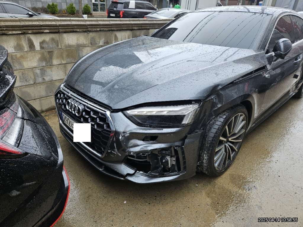 2023 Audi A5 Sportback 40 TFSI quattro, photograph 1