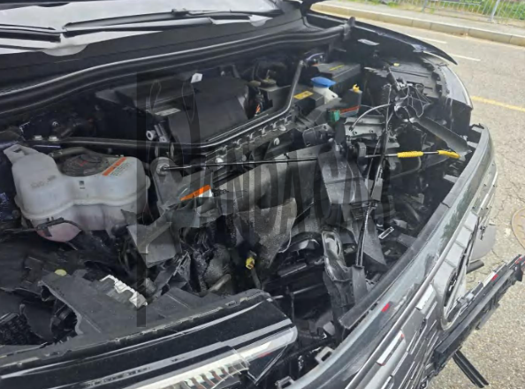 2023 Audi Q4 40 e-tron, photograph 2