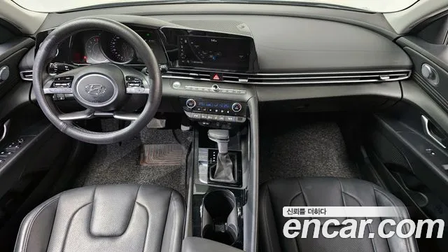 Hyundai AVANTE 1.6 — photo 1 of 20