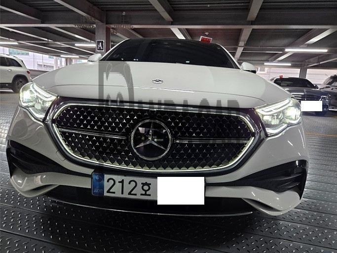 2026 Mercedes-Benz E 300 4MATIC, photograph 1