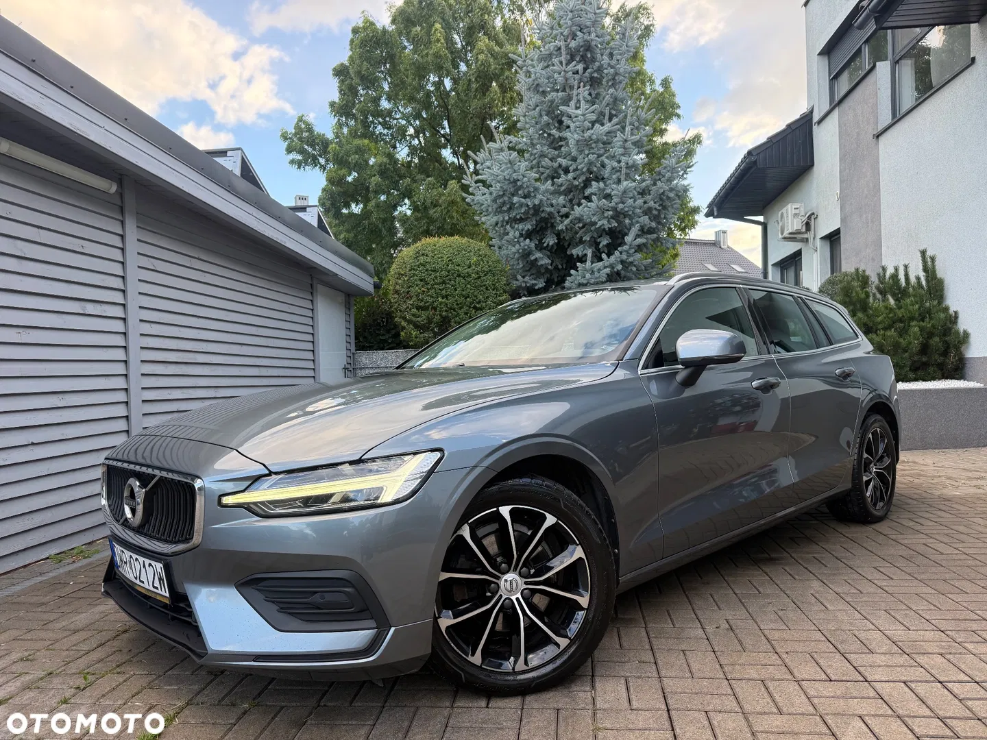 2020 Volvo V60 D3 Geartronic Momentum Pro, photograph 1