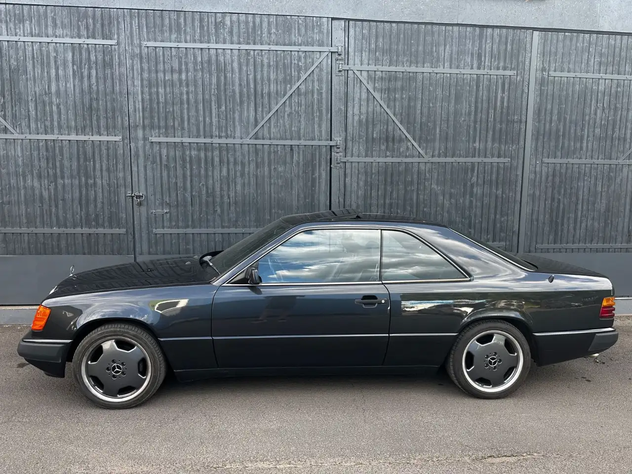 Mercedes-Benz 300 ce, Rostfrei, Klima, Leder, SH, Automatik — photo 1 of 15