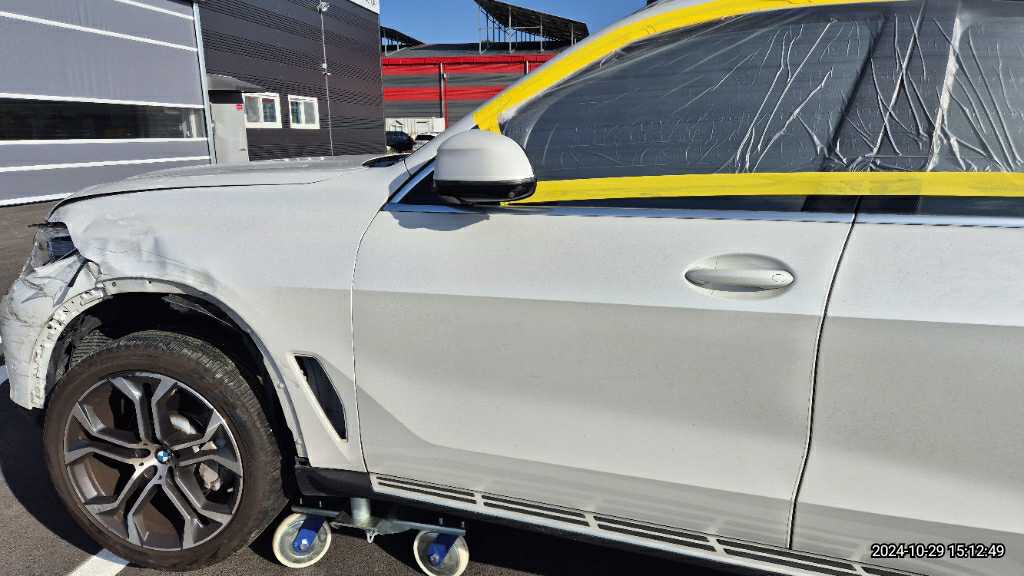 2022 BMW X5 xDrive40i model 2023, photograph 4